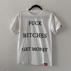 Men’s Breezy Excursion Get Money Tee Size Small